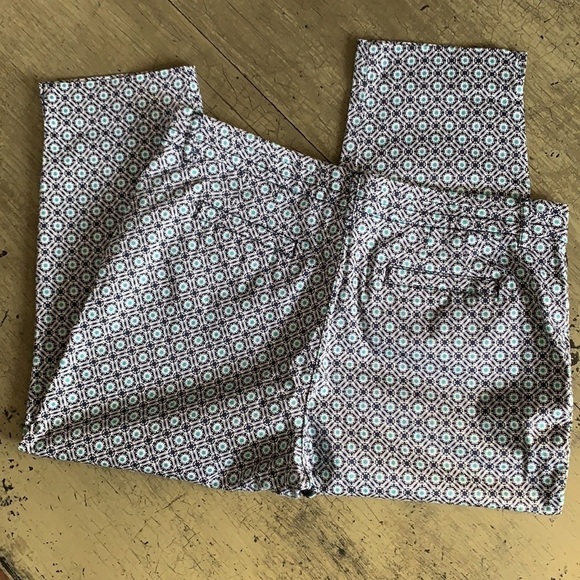 Classic APPAREL KHAKIS & COMPANY Capri Pants - Picture 4 of 8